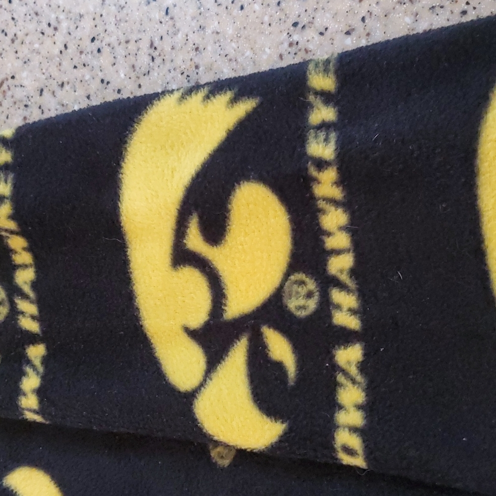 Iowa Hawkeyes scarf